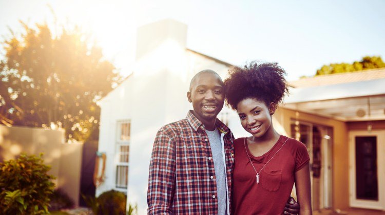 couple illustrating a VA loan refinance