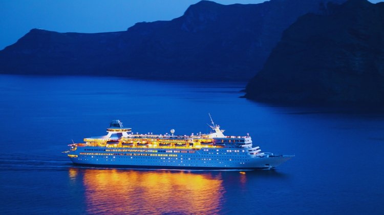 cruise ship